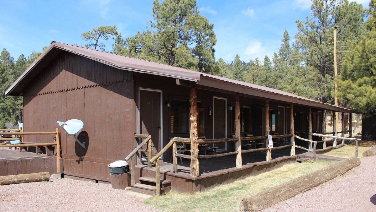 Alpine Apartment | Located in beautiful Alpine, AZ at the historic Tal-wi-wi lodge.