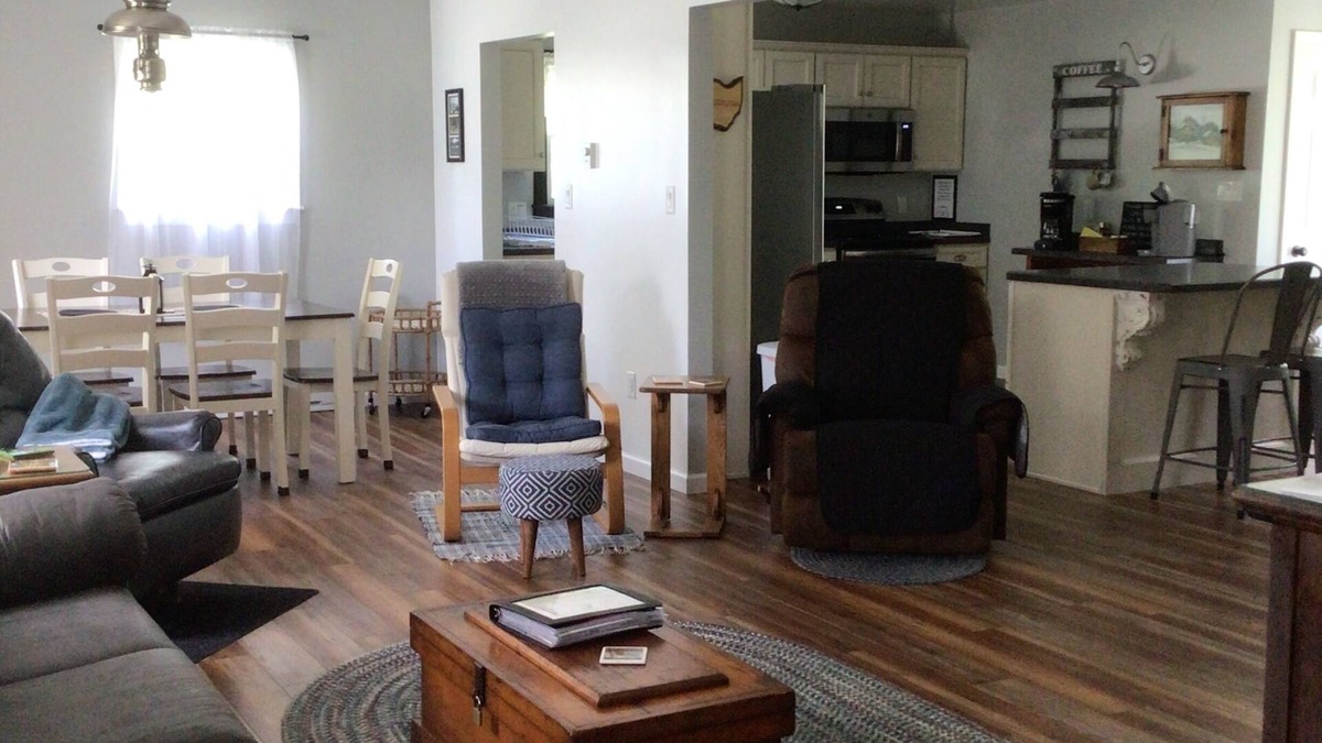 Geneva House | Located In Harpersfield twp in the heart of wine country and covered bridges