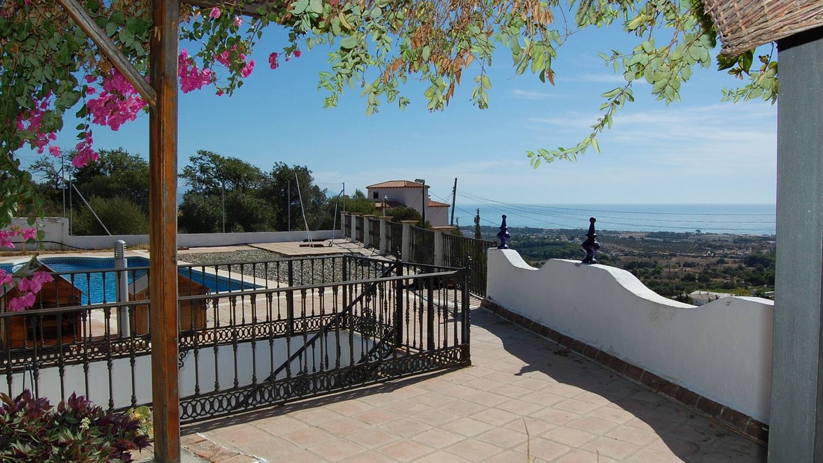 Churriana Cottage | Located in the middle of nature, facing the sea and with its return to the Sierra de Churrian