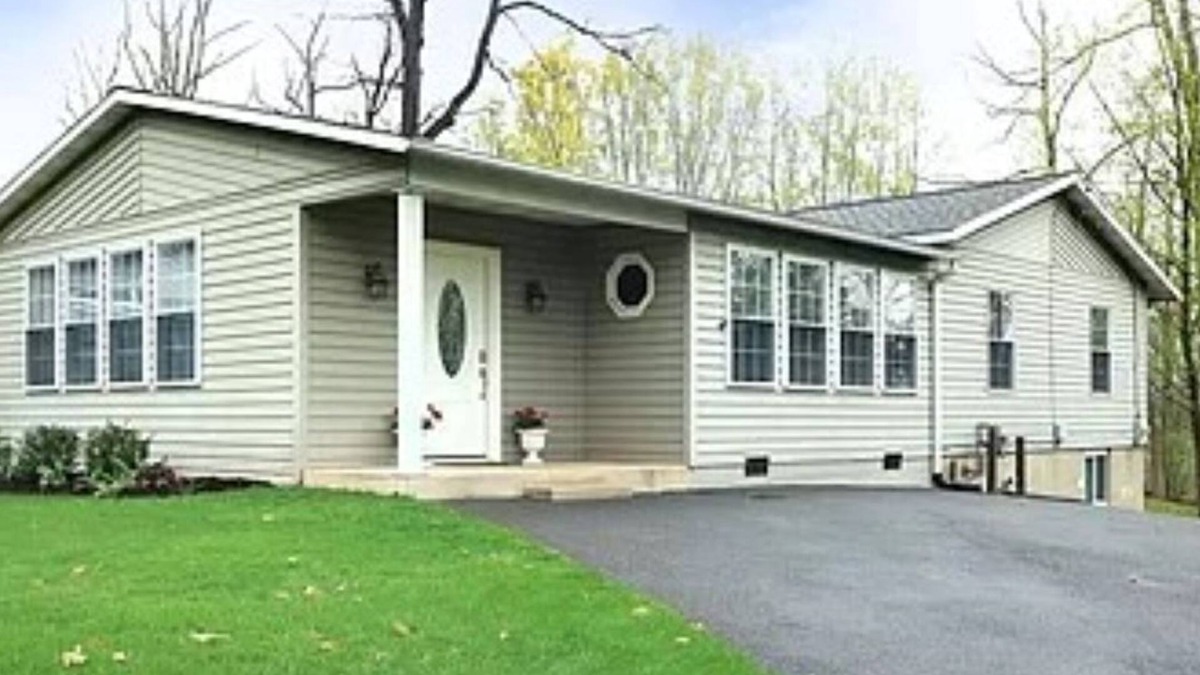 Park Forest Village House | Located minutes from Penn State.newly renovated 3 bedroom/2 bathroom home