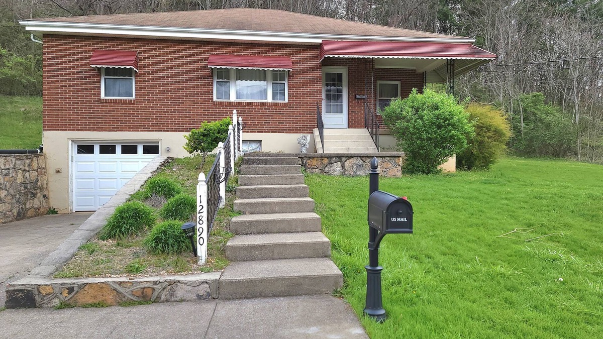 Rocky Gap Cottage | Located near the Appalachian Trail and Jefferson National Forest in Rocky Gap