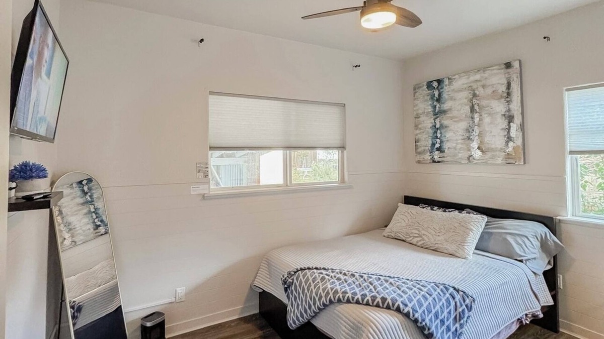 Mount Angel House | Located near wineries, tulip festival, outlets, Bauman’s Fram & state parks!