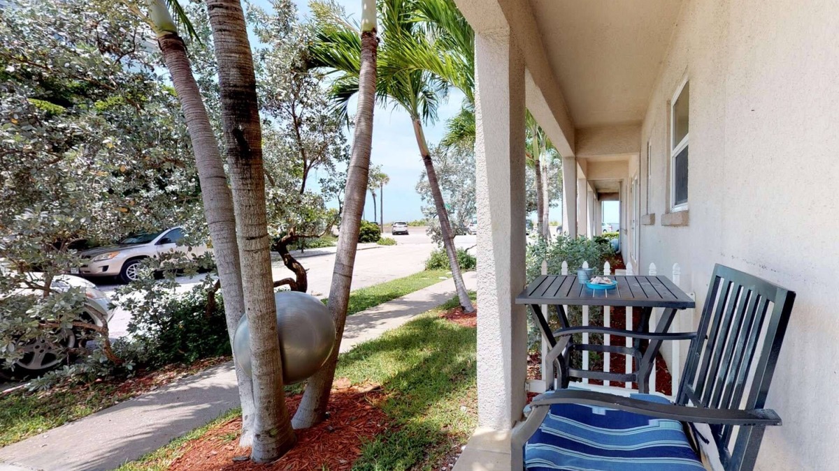 Pass-a-Grille Historic District Condo | Located on Historic Pass-A-Grille Beach. Steps to Sand, Heated Pool, Near Food and Free Parking!