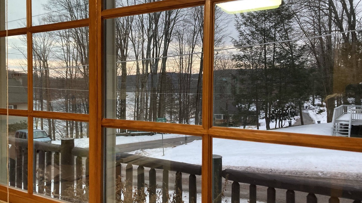 Greentown Cottage | Located on Lake Wallenpaupack. Book 2 nights get 1 free. Contact me for details.
