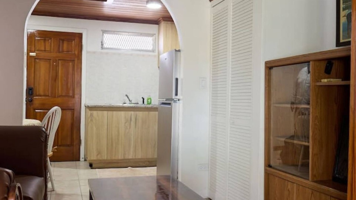 Paradise Island Apartment | Located on Paradise Island, Bahamas, close to the Atlantis Resort and beach.
