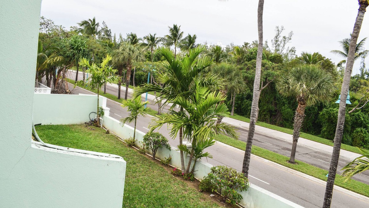 Paradise Island Condo | Located on Paradise Island and Minutes Walk from Beach