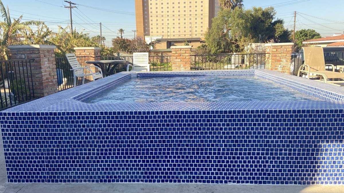 Centro Carretera House | Located one block from Rosarito Beach Hotel, beach, clubs, shops and more.
