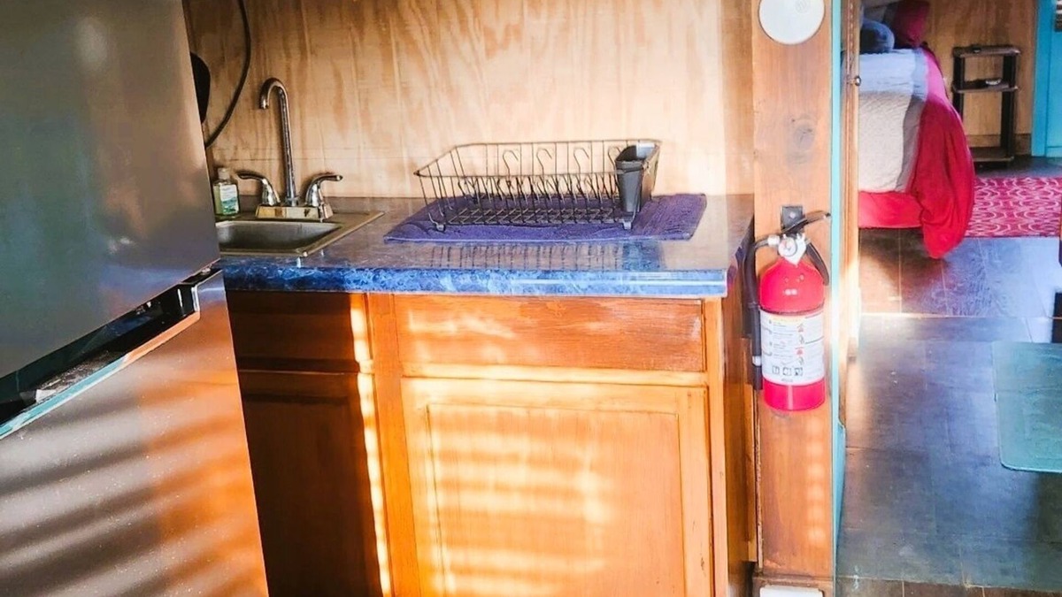 Anderson Cabin | Located outside of Anderson, access to shopping, dinning , 8 miles from Lake.