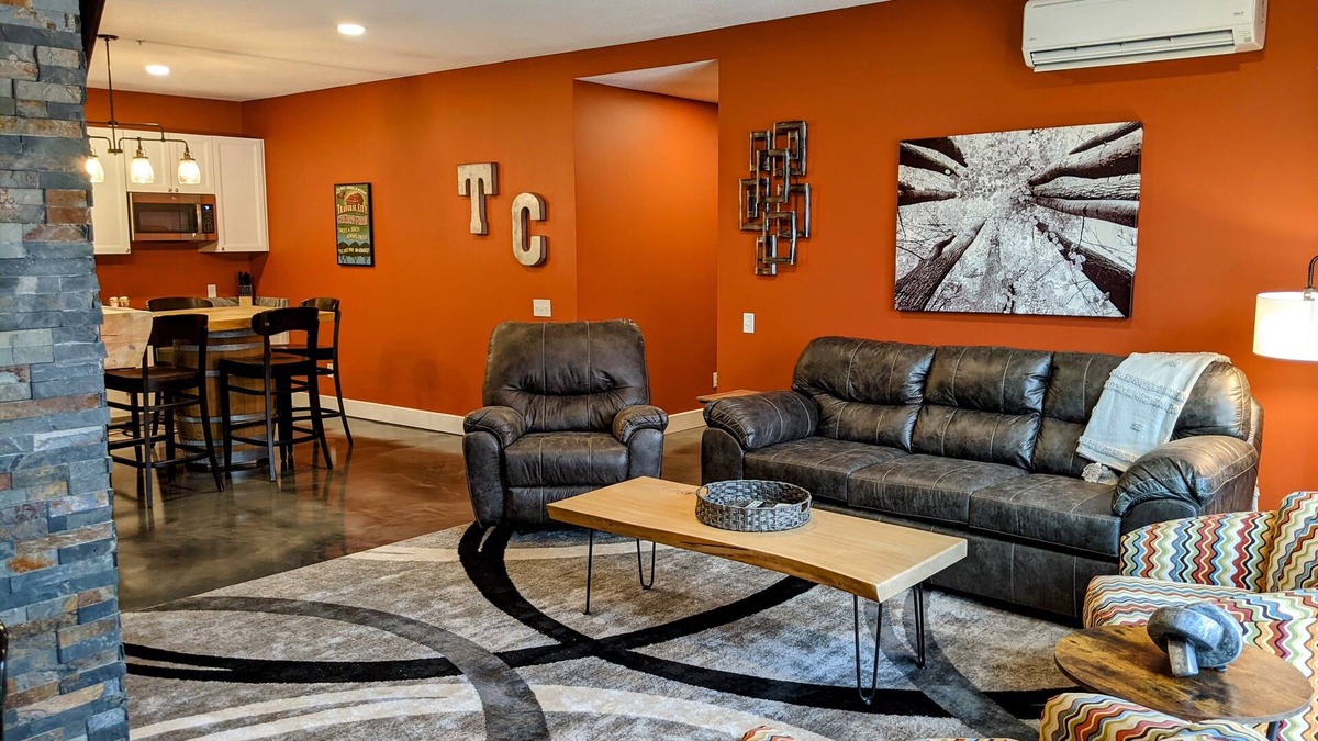 Traverse City Condo | *Location!* 4bd/3ba Condo In Center of Downtown TC