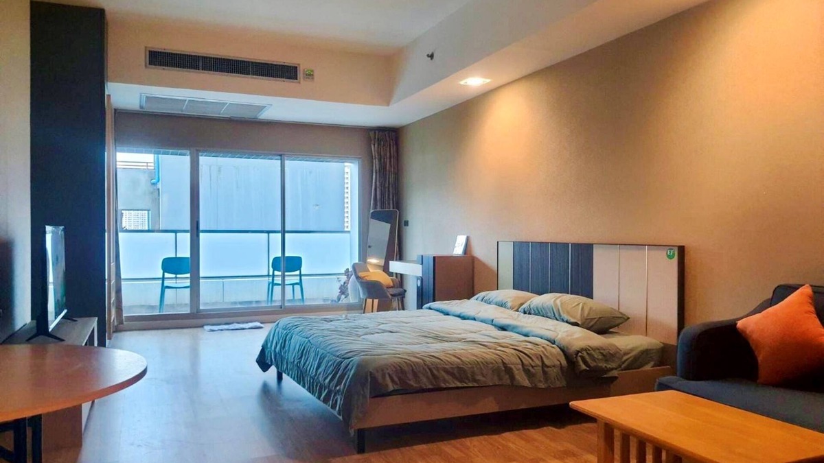 Chong Nonsi Condo | Location at the center of Bangkok. Convenient to travel around city.