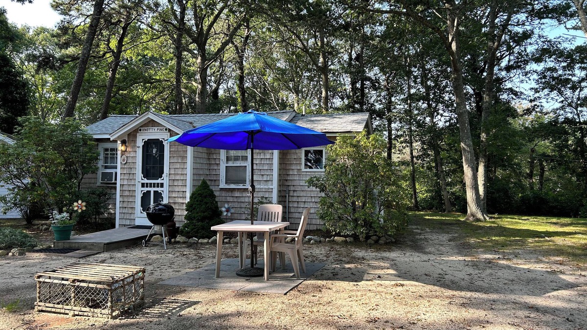 Bass River Cabin | LOCATION! Cabin sleeps3, POOL, 1 mile to OCEAN, Kit/Grill, Pet ok, Parking,Golf