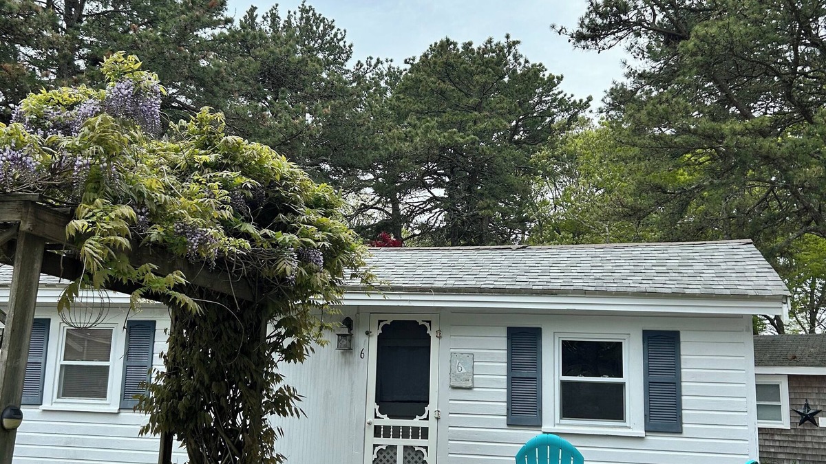Bass River Cabin | LOCATION! Cabin Sleeps3, POOL, 1 mile to OCEAN, Kitchen/Grill, Pet ok, Parking
