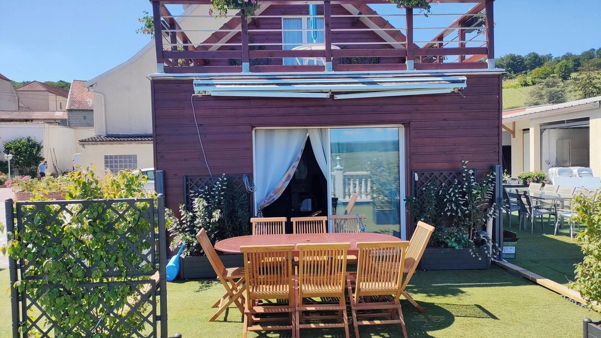 Chavot-Courcourt Bed & Breakfast | Location Chambres D'hotes Bellevue AU Coeur DU Vignoble
