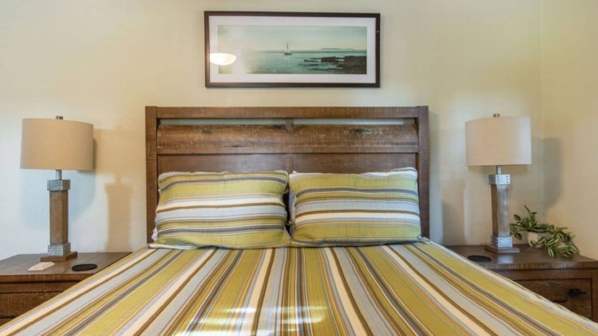 Winter Park House | LOCATION! COZY COMFORT 2 BLOCKS FROM PARK AVE W POOL, HOT TUB AND GRILL STATION!