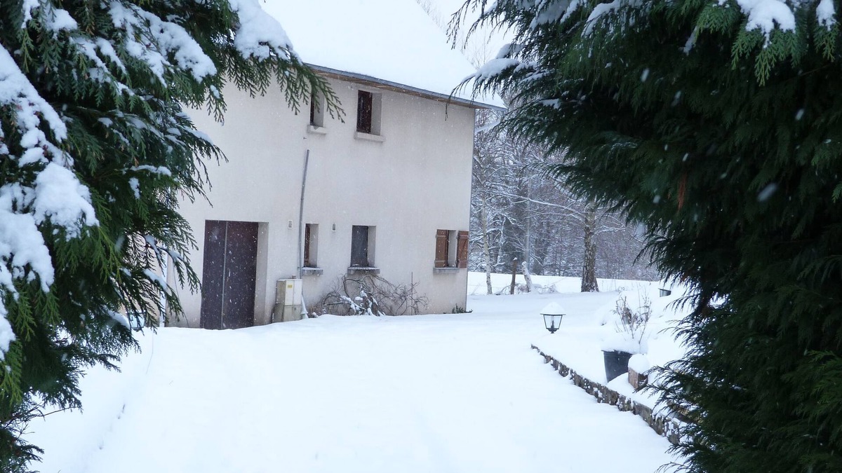 Saint-Sauves-d'Auvergne House | Location in the heart of the Massif du Sancy