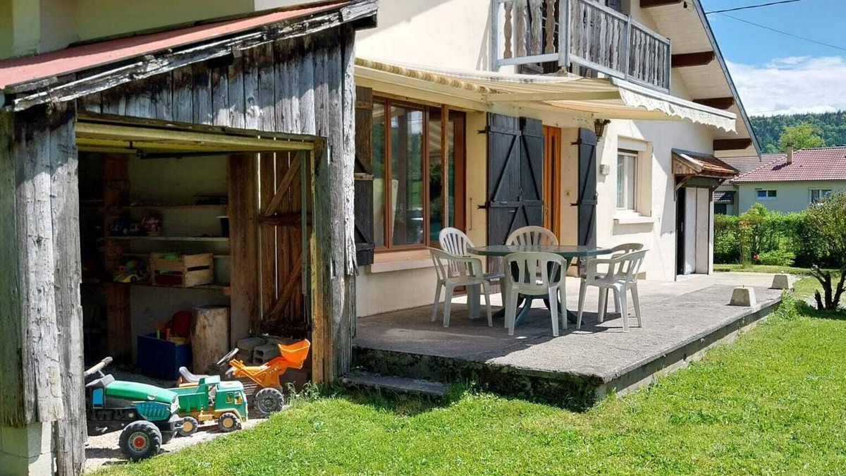 Pont-du-Navoy Apartment | Location in the Jura 10 km from Champagnole and 6 km from Lac de Chalain