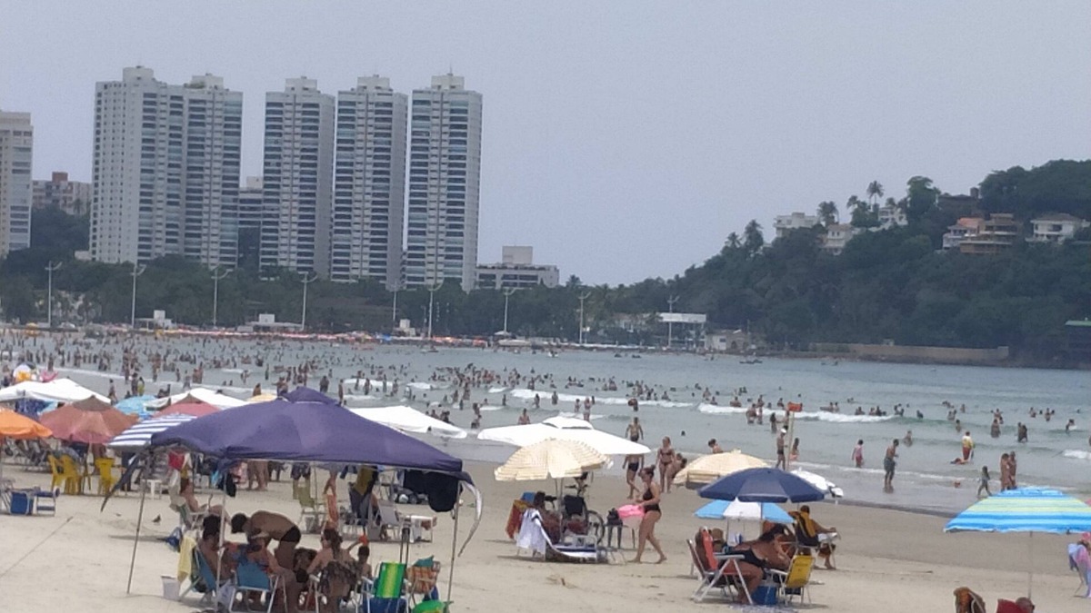 Jardim Virginia House | LOCATION IN THE PORTUGUESE GUARUJÁ. Next to Turtles Available this week end.