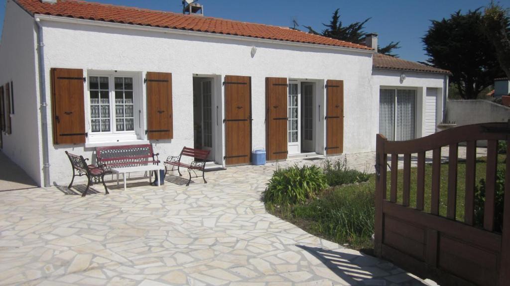 La Bree-les-Bains House | Location La Brée les Bains 15 personnes
