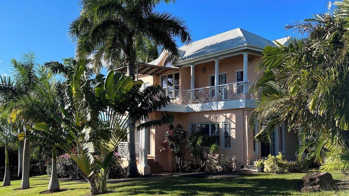 Jessups Village House | Location, Location, Location Pinney’s Beach Nevis. 2 Bdrs, 2 1/2 Ba. w laundry!