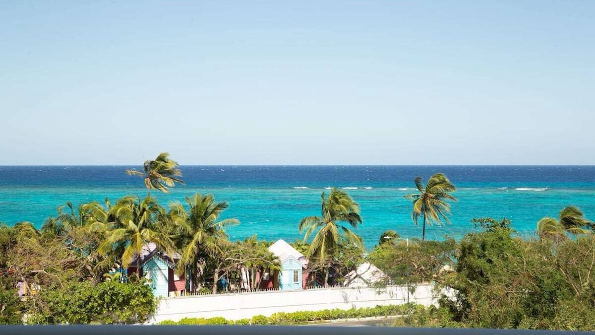 Gambier Condo | Location , Location, Best location ! OCEAN view