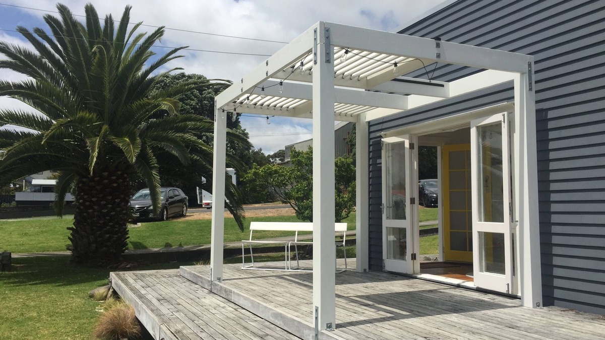 Raglan House | Location Location in the heart of Raglan
