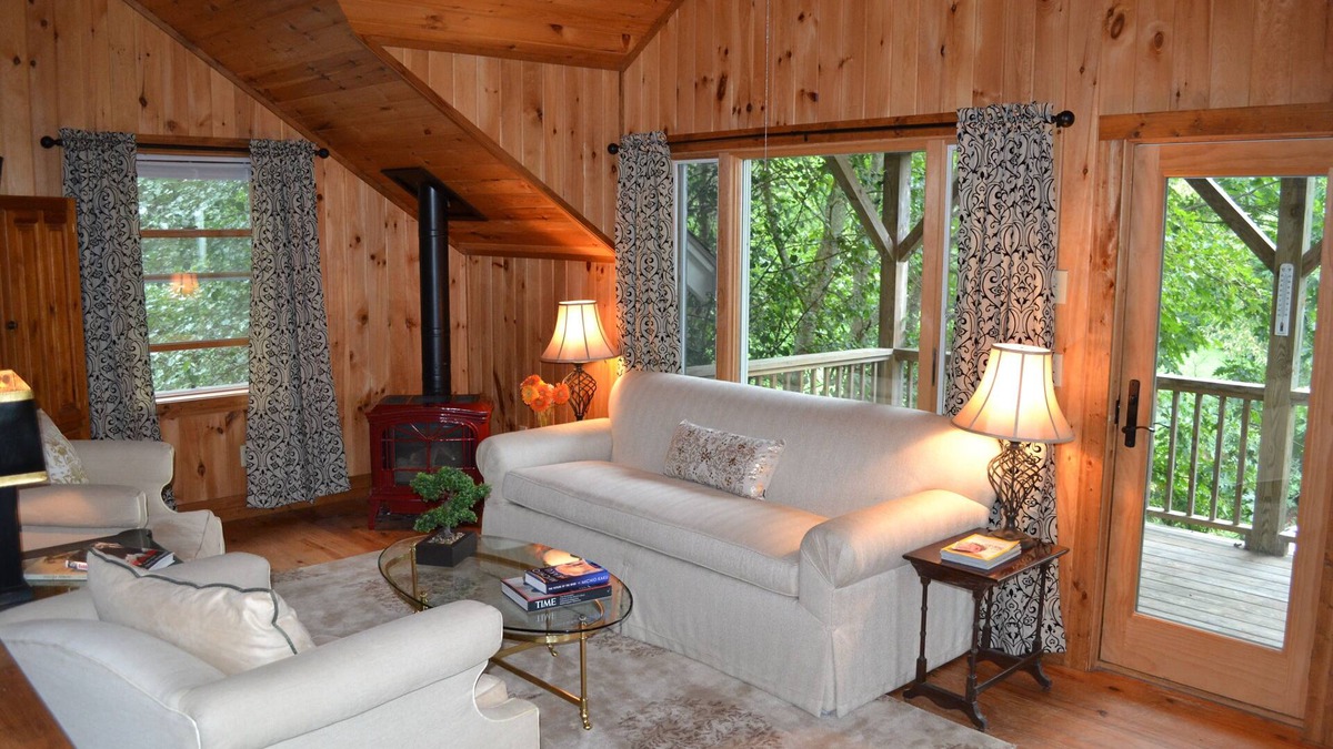 Blowing Rock Apartment | Location, Location, Location - Walk To Main Street From This Charming Apartment