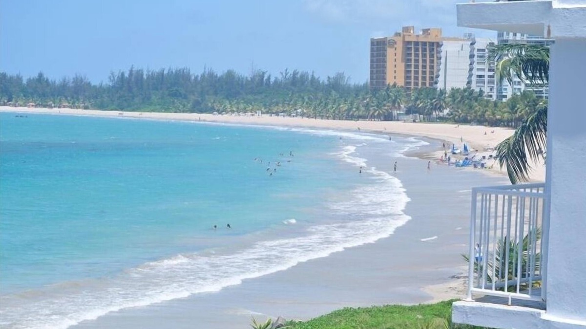 Isla Verde Apartment | Location,Location,Location "Casa Gelma" WATERFRONT
