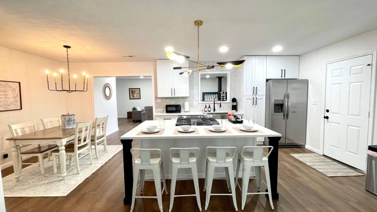 Fishers House | Location, Location, Location! Downtown Fishers Charmer!