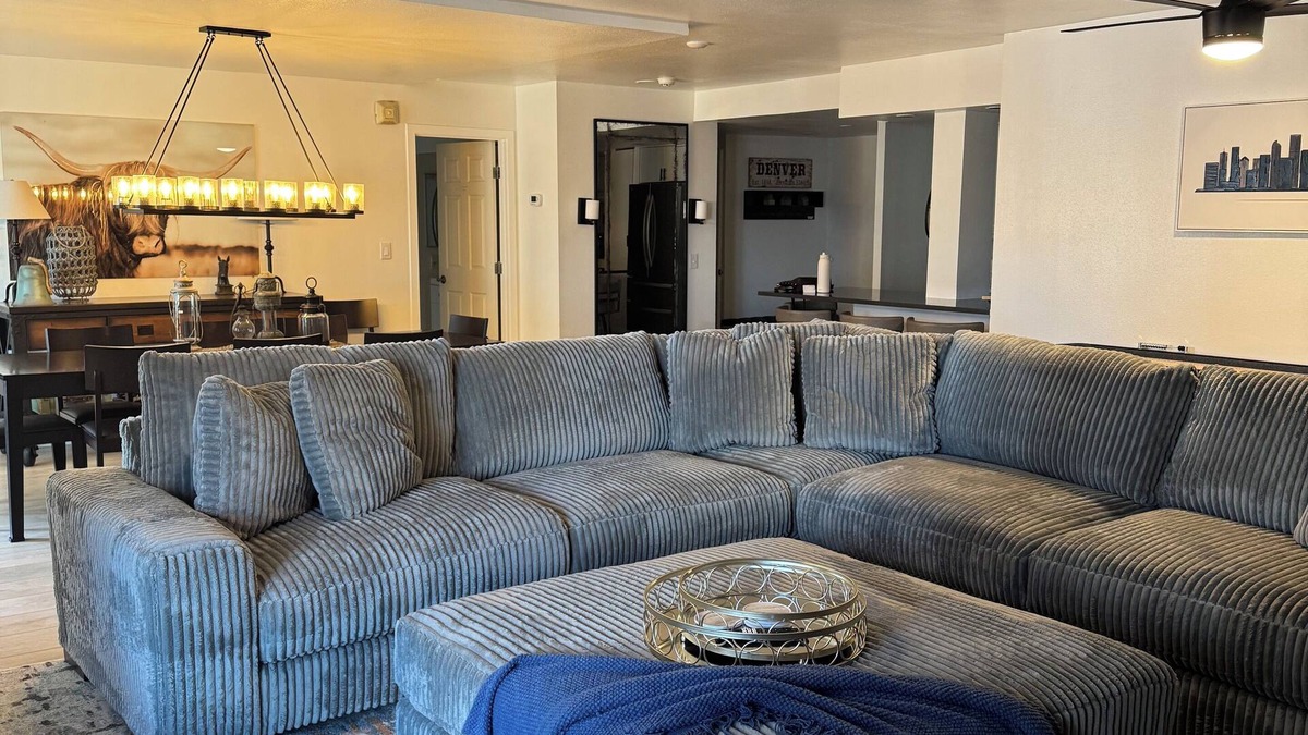 LoDo Condo | Location, Location, Location HUGE 2000 Sq Ft Condo 17TH Floor Views - Sleeps 8