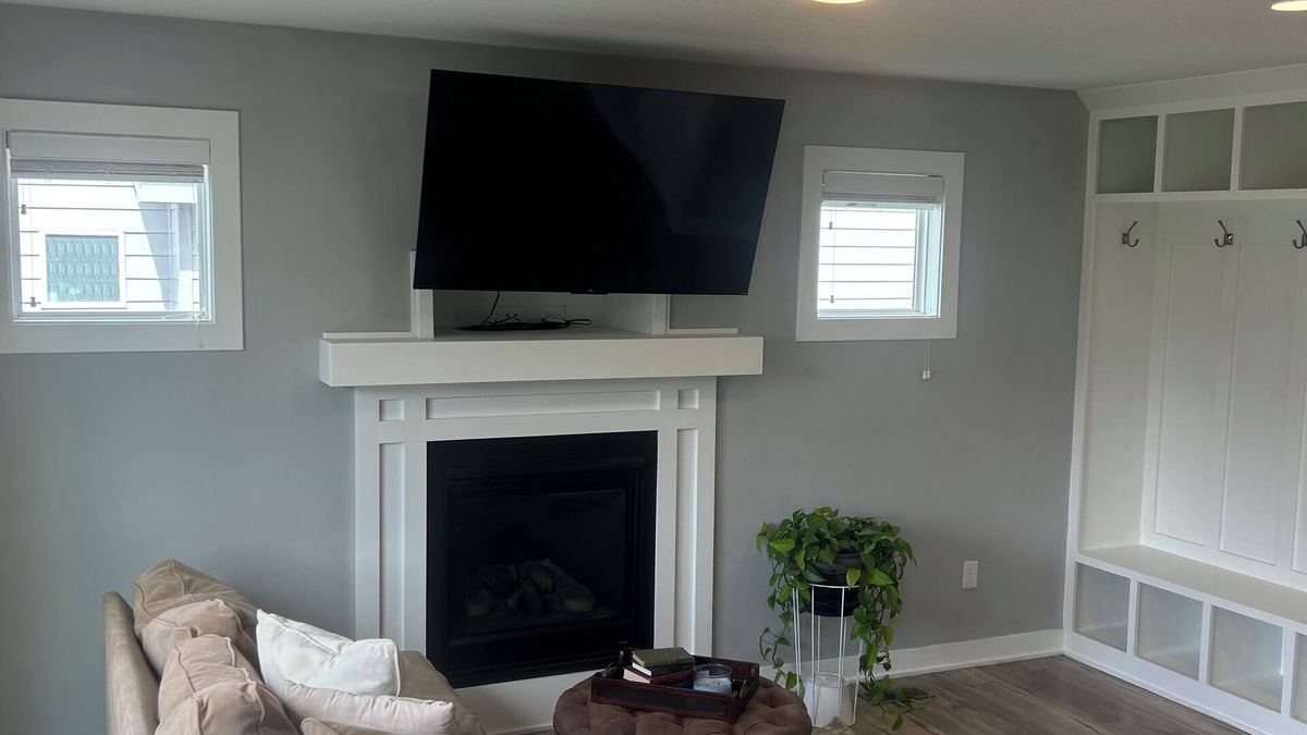 Grimes House | Location, location! Spacious 4-bedroom house in lovely Grimes with WiFi, AC