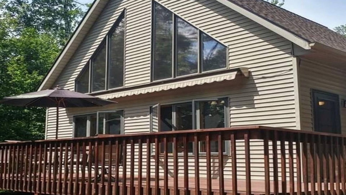 Breezy Point Cabin | LOCATION LOCATION LOCATION! 3 Bed/3 Bath Cabin In Breezy Point On Golf Course