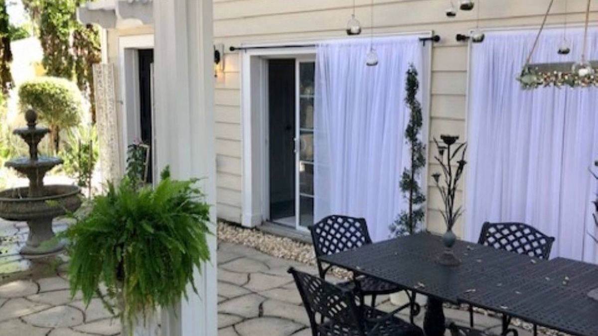 Historic Old Northeast House | Location, Location, Location! Carriage House in Historic Old NE District