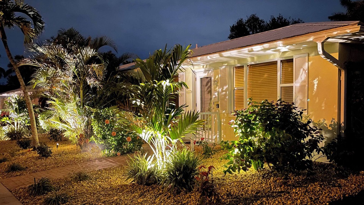 Punta Gorda Cottage | Location, location, walkable to all things Punta Gorda and waterfront!