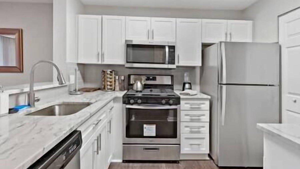 Herndon Apartment | Location | Relax | Simple | Suburban | Boutique