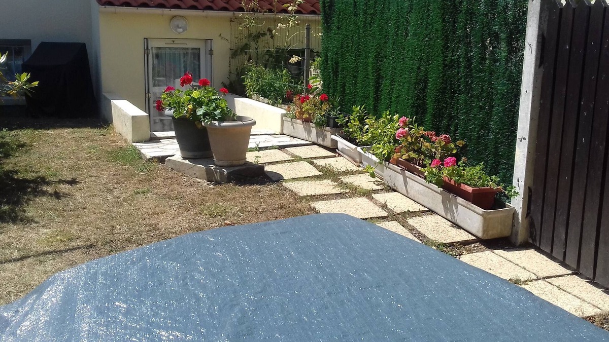 Saint-Denis-du-Pin Apartment | location st jean d'angely 17400
