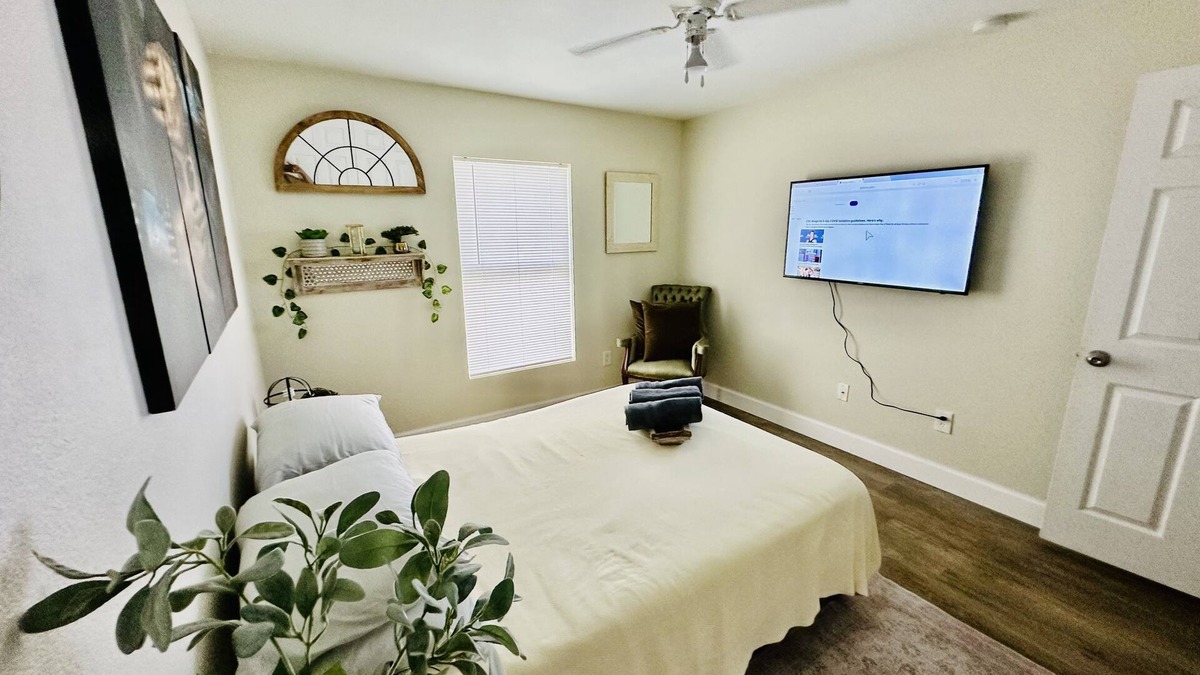 Westminister House | “ Location, top accommodation, close to Getaway and JetBlue Park"