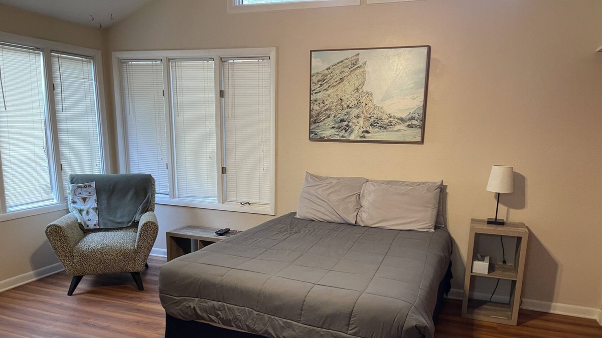 Tallahassee Apartment | Location! Under 2 miles to FSU
