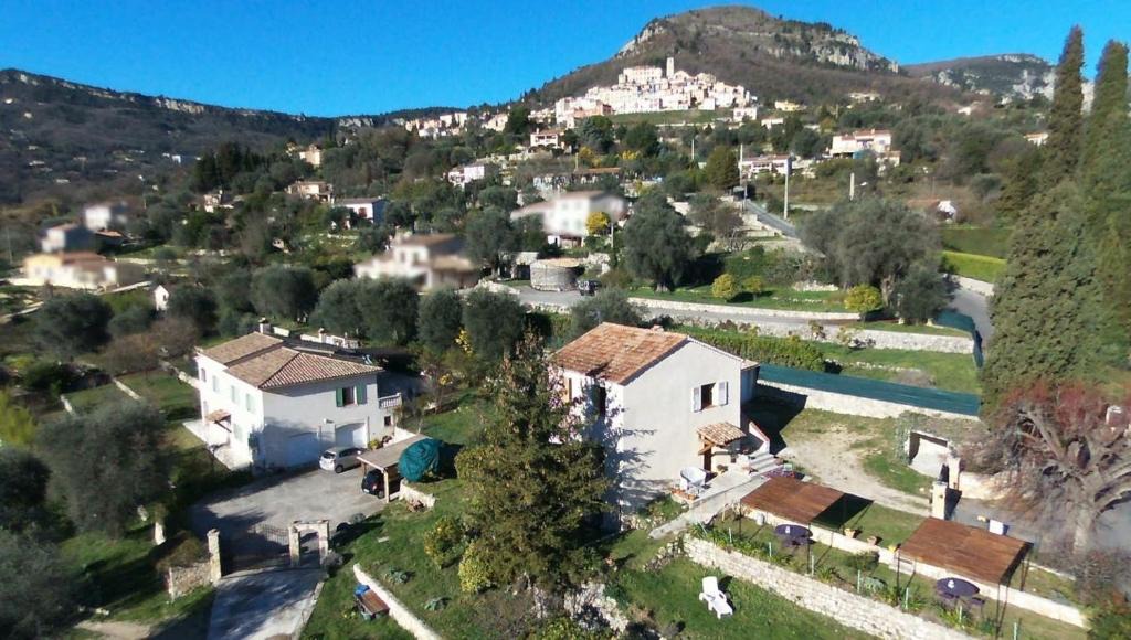 Le Bar-sur-Loup Apartment | Locations-06 Maison de Noelie 1er etage 30mn Nice