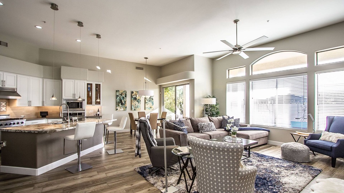La Vista House | Locations a "10" ! and remodeled !.