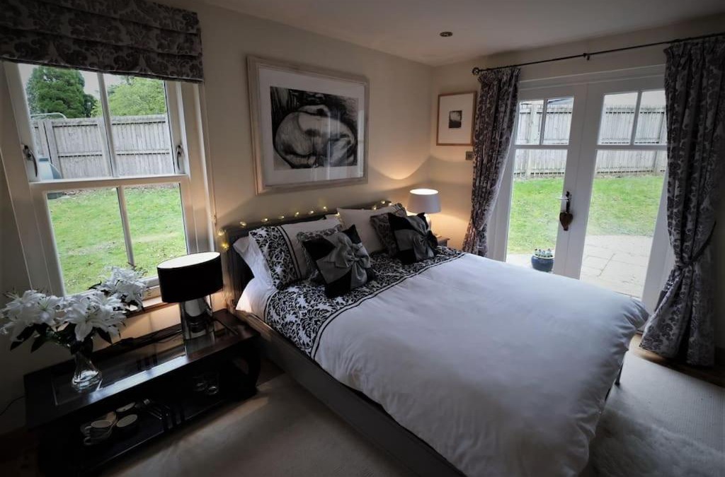 Arden Apartment | Loch Lomond Unique Selfcontained bed+bathroom