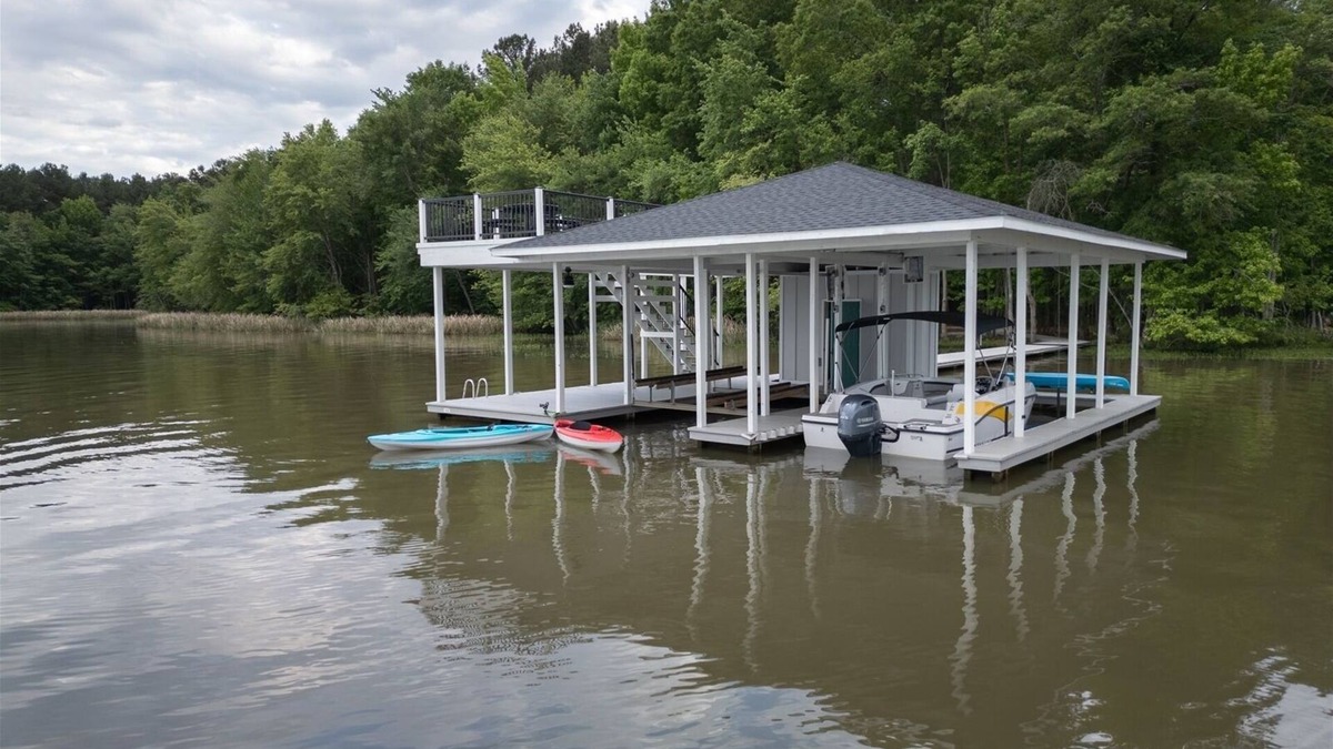 Wise House | Loch Nest | Main Lake Luxury on Lake Gaston!