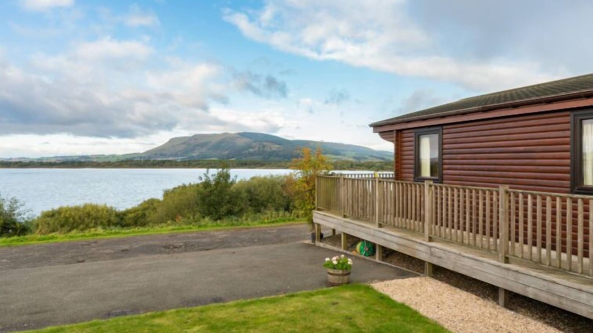 Kinross House | Loch Side Lodge 8 by Interhome