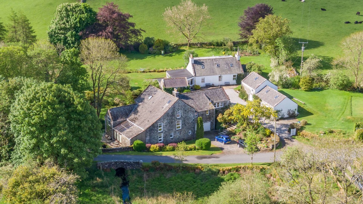 Kirkpatrick Durham Cottage | Lochpatrick Mill - a house that sleeps 16 guests in 6 bedrooms