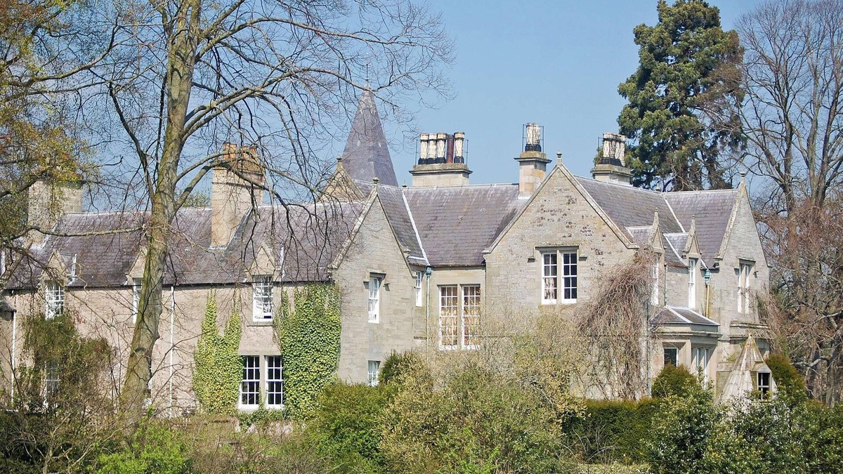 Kelso Cottage | Lochside Garden House - S4484