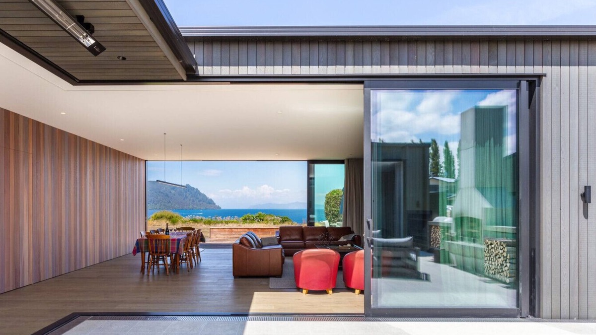 Kinloch House | Lochside – Luxury Lakeside living in Kinloch, Taupo