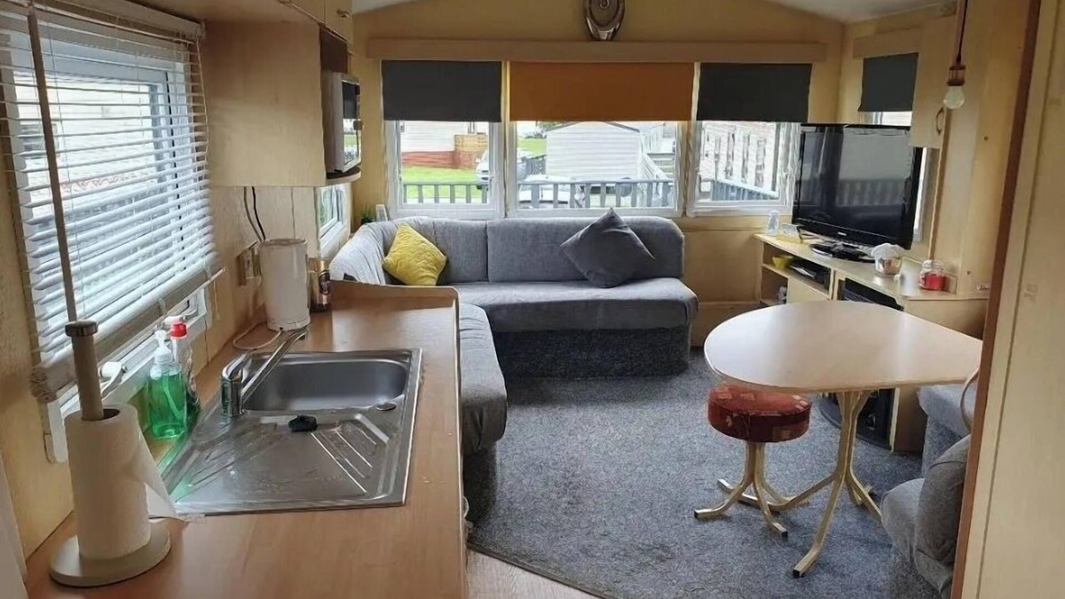 Balminnoch Cabin | Lochside Retreat at Three Lochs Holiday Park