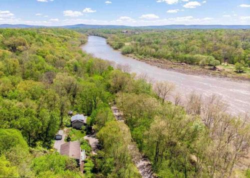 Sharpsburg House | Lock Keepers Cottage on C&O Canal/Potomac River