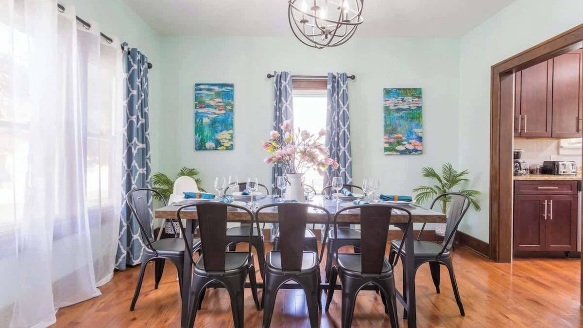 Lockport House | Lockport Haven/3 King Beds/Wi-fi/Near Downtown!