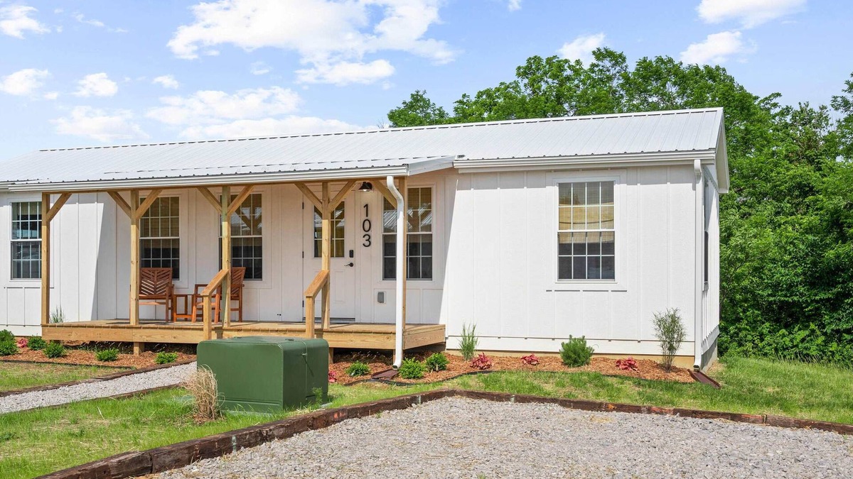 Williamstown Cabin | Lodge 103 at Eden Reserve—Safari Cabin Near Ark