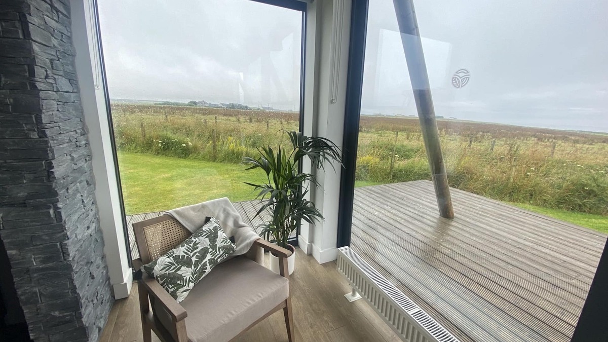 John O'Groats Cottage | Lodge 20 - 3 Bed Sea-View - a john o'groat that sleeps 6 guests in 3 bedrooms